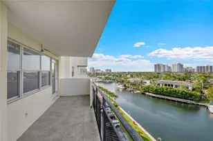 401 Golden Isles Dr, Hallandale Beach, FL 33009 - Photo 24