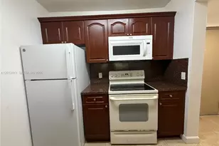 8100 Geneva Ct, Doral, FL 33166 - Photo 2