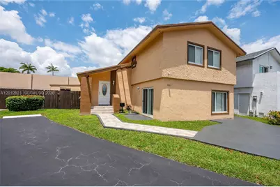 1007 NW 106th Ave Cir, Miami, FL 33172 - Photo 1