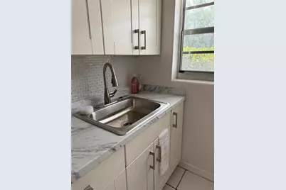 901 10th St #6, Miami Beach, FL 33139 - Photo 16