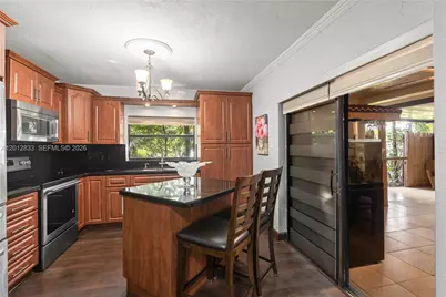 2450 W 67th Pl #13-12, Hialeah, FL 33016 - Photo 8
