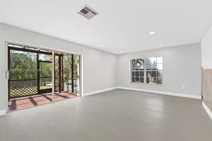 10065 NW 54th Terrace, Doral, FL 33178 - Photo 8
