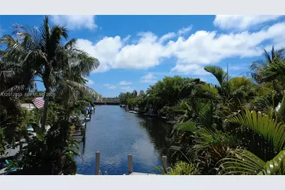 2416 NE 19th Ter, Wilton Manors, FL 33305 - Photo 16