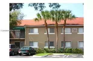 1201 Lake Victoria Dr, West Palm Beach, FL 33411 - Photo 26