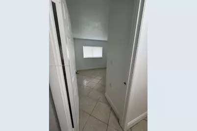 1201 Lake Victoria Dr #V, West Palm Beach, FL 33411 - Photo 8