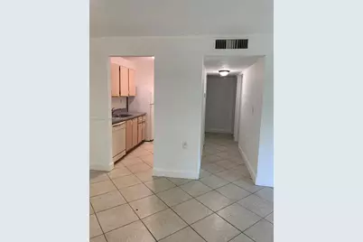 1201 Lake Victoria Dr #V, West Palm Beach, FL 33411 - Photo 4