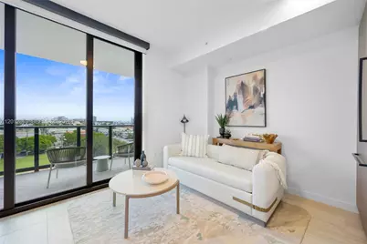 580 72nd St #611, Miami Beach, FL 33141 - Photo 2