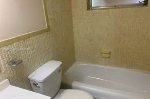 1702 McKinley St, Hollywood, FL 33020 - Photo 8