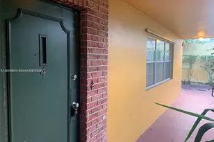 1702 McKinley St, Hollywood, FL 33020 - Photo 2