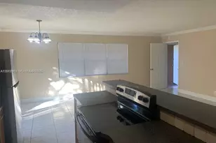 1702 McKinley St, Hollywood, FL 33020 - Photo 2