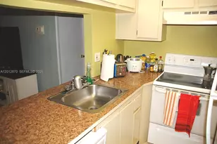 10025 Winding Lake Rd, Sunrise, FL 33351 - Photo 10