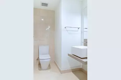 1000 Brickell Plz #3014, Miami, FL 33131 - Photo 8