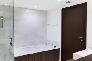 1000 Brickell Plaza, Miami, FL 33131 - Photo 12