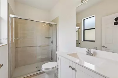 10594 W 35th Ln, Hialeah, FL 33018 - Photo 52