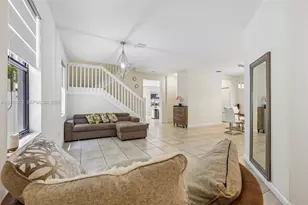 10594 W 35th Ln, Hialeah, FL 33018 - Photo 12