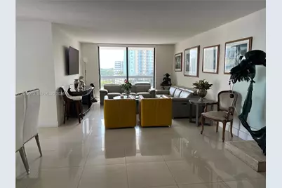 2333 Brickell Ave #812, Miami, FL 33129 - Photo 2