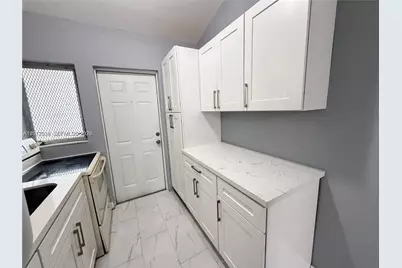 836 NW 12th Ter #2, Fort Lauderdale, FL 33311 - Photo 10