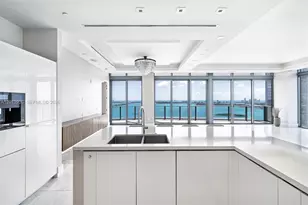 460 NE 28th St, Miami, FL 33137 - Photo 10