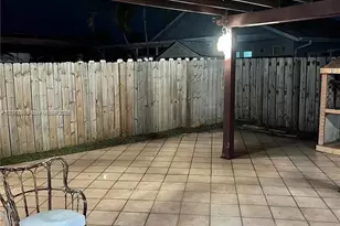 8435 NW 189th Ln, Hialeah, FL 33015 - Photo 6
