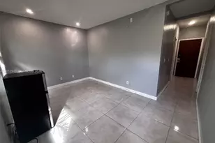 319 W 28th St, Miami Beach, FL 33140 - Photo 4