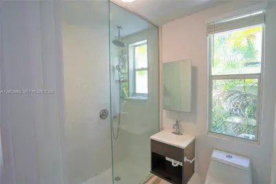 319 W 28th St #9, Miami Beach, FL 33140 - Photo 6