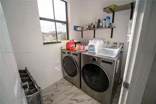 8821 W 34th Ct, Hialeah, FL 33018 - Photo 28
