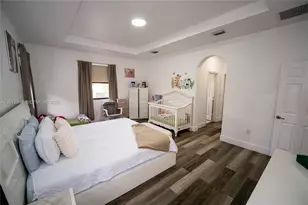 8821 W 34th Ct, Hialeah, FL 33018 - Photo 22