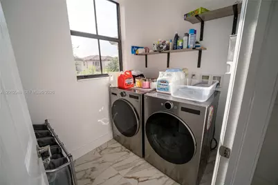 8821 W 34th Ct, Hialeah, FL 33018 - Photo 42