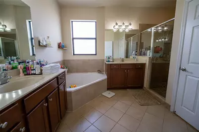 8821 W 34th Ct, Hialeah, FL 33018 - Photo 40