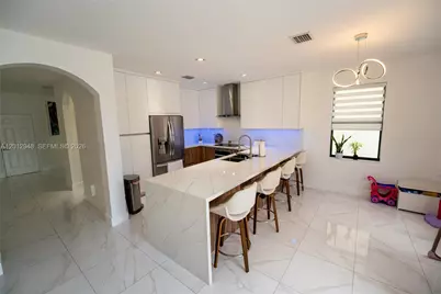 8821 W 34th Ct, Hialeah, FL 33018 - Photo 20