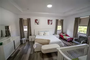 8821 W 34th Ct, Hialeah, FL 33018 - Photo 36