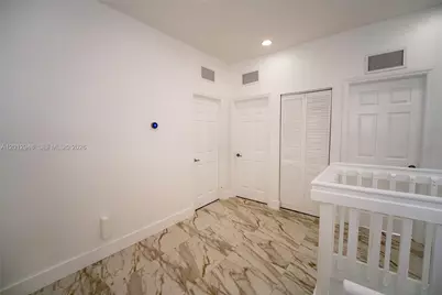 8821 W 34th Ct, Hialeah, FL 33018 - Photo 28