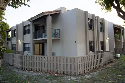 240 W Park Dr #108-4, Miami, FL 33172 - Photo 6