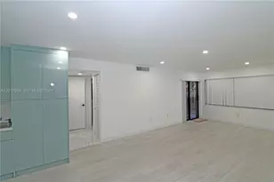 240 W Park Dr, Miami, FL 33172 - Photo 14