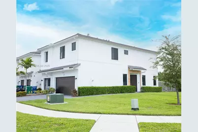 10807 SW 232nd Ter, Homestead, FL 33032 - Photo 2