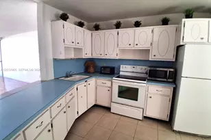 1770 NE 191st St, Miami, FL 33179 - Photo 16