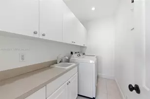 1704 NE 1st St, Fort Lauderdale, FL 33301 - Photo 52