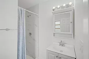 1021 SW 3rd St, Miami, FL 33130 - Photo 10