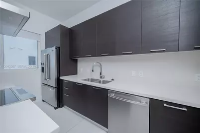 9165 NW 33rd St, Doral, FL 33172 - Photo 16