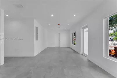 521 NW 33rd Ave, Miami, FL 33125 - Photo 8
