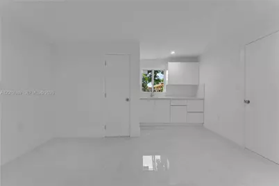 521 NW 33rd Ave, Miami, FL 33125 - Photo 18