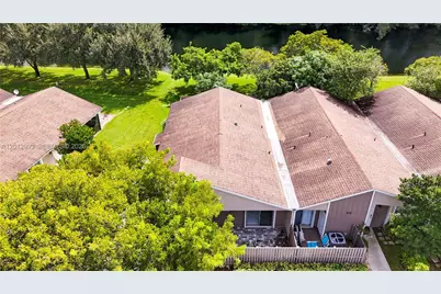 570 Woodgate Cir #A, Sunrise, FL 33326 - Photo 1