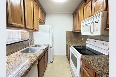 4281 W McNab Rd #25, Pompano Beach, FL 33069 - Photo 12