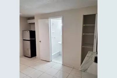 5871 NW 199th St #5871R, Hialeah, FL 33015 - Photo 4