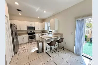 788 NE 208 Lane, Miami Gardens, FL 33179 - Photo 4