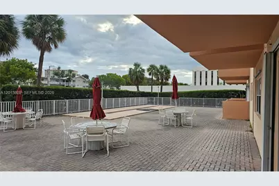 2200 E Hallandale Beach Blvd #709, Hallandale Beach, FL 33009 - Photo 16