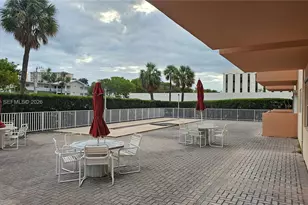 2200 E Hallandale Beach Blvd, Hallandale Beach, FL 33009 - Photo 16