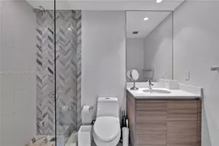 121 NE 34th St, Miami, FL 33137 - Photo 32