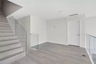 121 NE 34th St, Miami, FL 33137 - Photo 38
