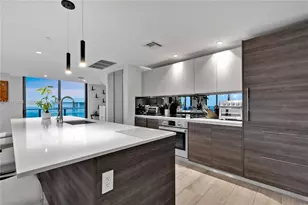 121 NE 34th St, Miami, FL 33137 - Photo 24